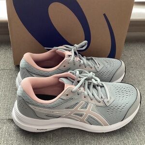 Asics Women's GEL-Contend 8 Running Sneakers, size 9.5